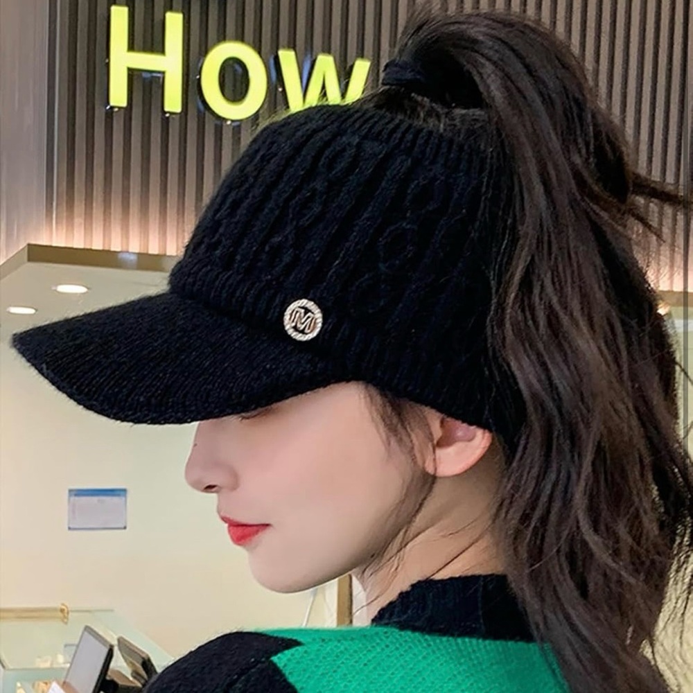 Black Knit ponytail Visor Cap